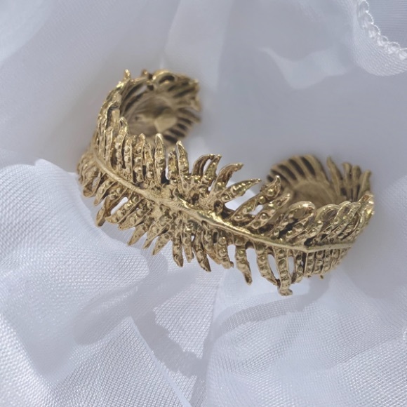 ALKEMIE Peacock Feather Cuff Bracelet - Picture 7 of 8